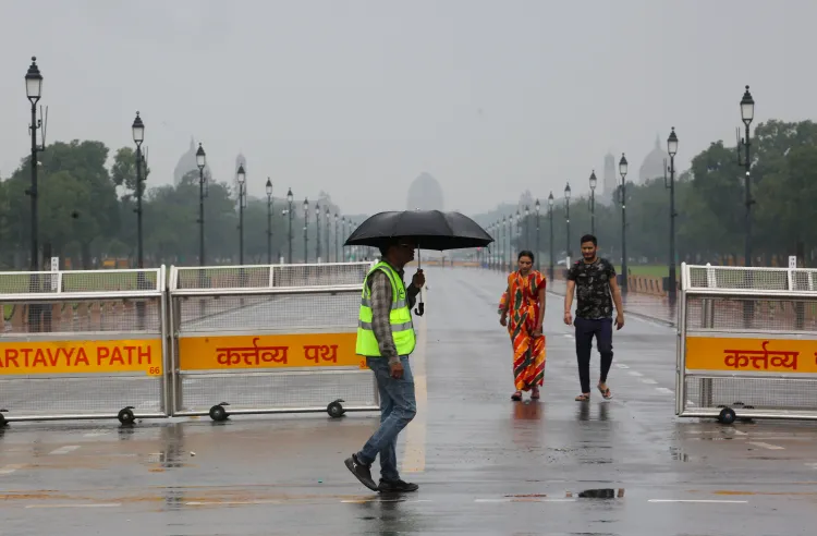 Did Delhi-NCR Really Wake Up to Light Showers? IMD Issues 'Red Alert'