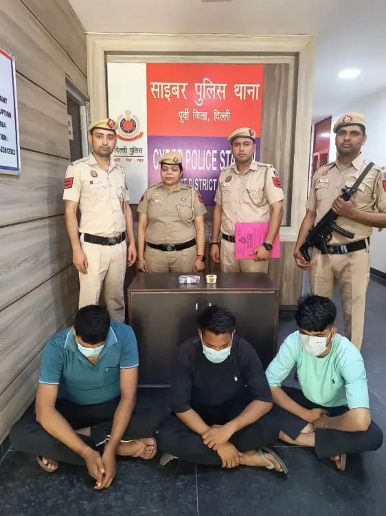 Delhi Police arrest three in ₹9.58 lakh credit card fraud; gold coins seized