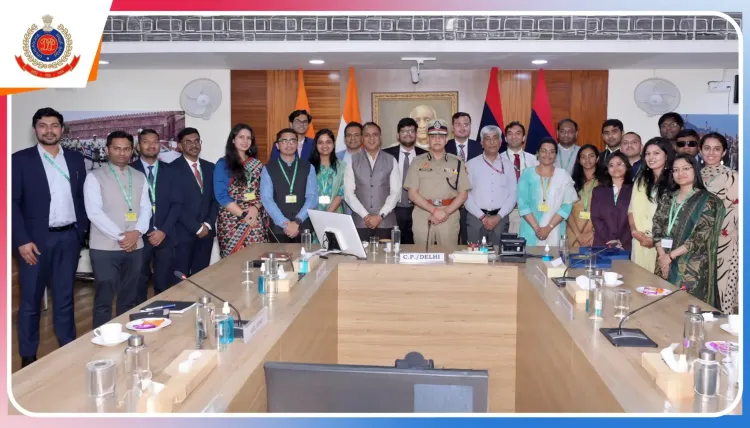 दिल्ली पुलिस आयुक्त ने आईआईएस प्रोबेशनर्स के साथ संवाद किया, नागरिक-केंद्रित पुलिसिंग पर दिया जोर