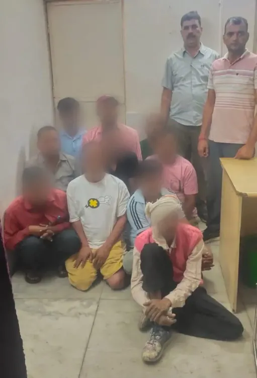 Delhi Police bust illegal gambling den in Model Town, 10 held