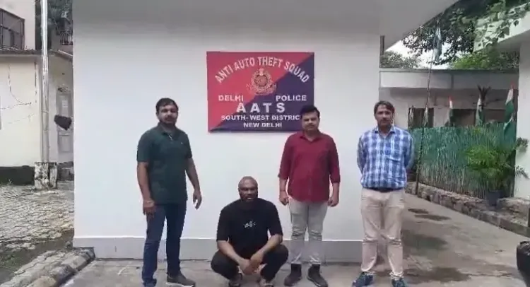 क्या दिल्ली पुलिस ने अवैध रूप से रह रहे नाइजीरियाई नागरिक को हिरासत में लिया?