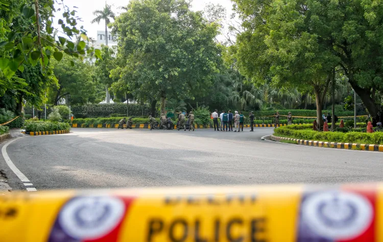 क्या दिल्ली पुलिस ने मुखर्जी नगर से 3 बांग्लादेशी नागरिकों को गिरफ्तार किया?