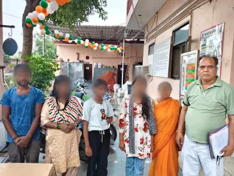 दिल्ली पुलिस ने दो घंटे में खोजीं दो लापता नाबालिग लड़कियाँ, परिजनों से मिलाया
