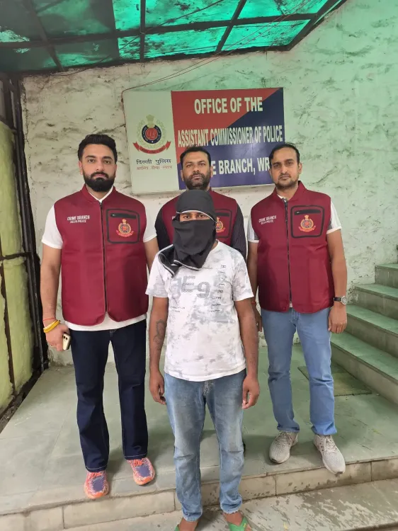 क्या दिल्ली पुलिस ने वांछित अपराधी को पश्चिम बंगाल के सिलीगुड़ी से गिरफ्तार किया?