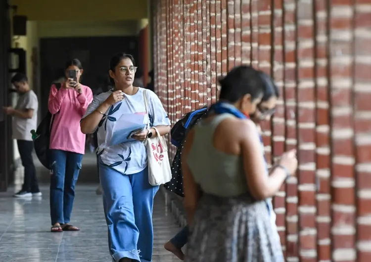 Delhi University Enforces Biometric Attendance: Latecomers Face Consequences