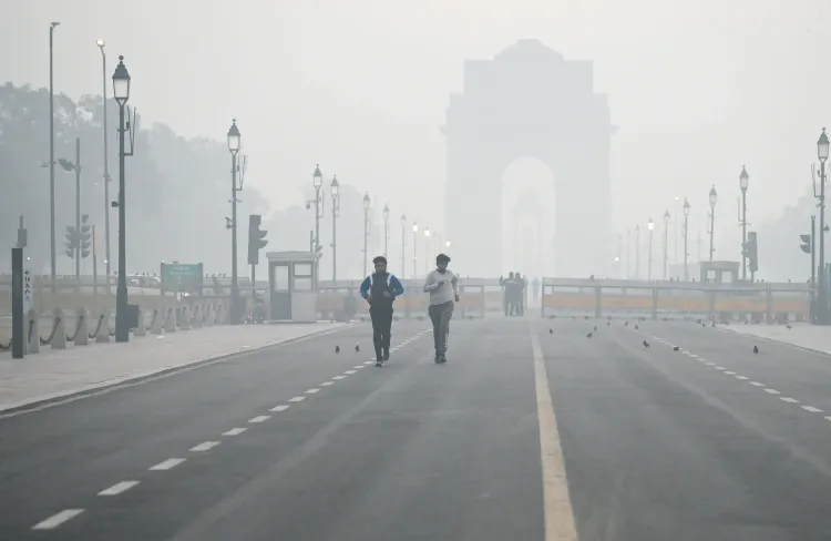 Is Delhi Battling Smog as AQI Reaches 333? IMD Cold Wave Alert Issued!