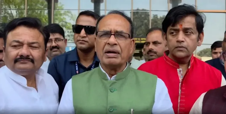 कृषि मंत्री शिवराज सिंह चौहान का गोरखपुर दौरा: खाद की कमी नहीं, समाधान है