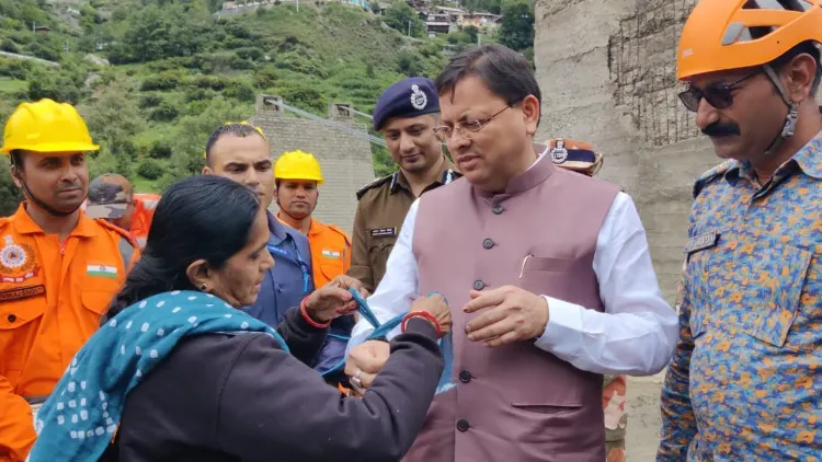 धराली बाढ़ में बंधी दुपट्टे की राखी: अहमदाबाद की धनगौरी ने सीएम धामी को भेजी असली राखी