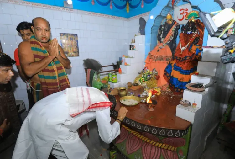 Dharmendra Pradhan Visits Lakshminarayan Temple in Athagad