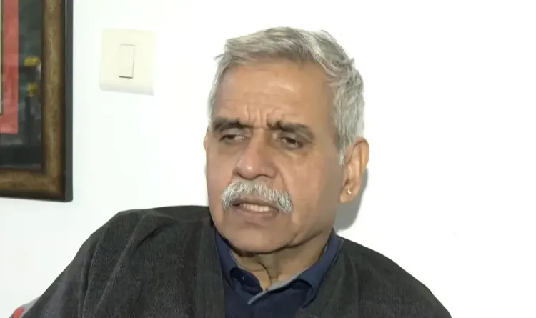 क्या धार्मिक संवेदनशीलता ठीक है, लेकिन सार्वजनिक स्थलों पर रोक गलत है? : संदीप दीक्षित