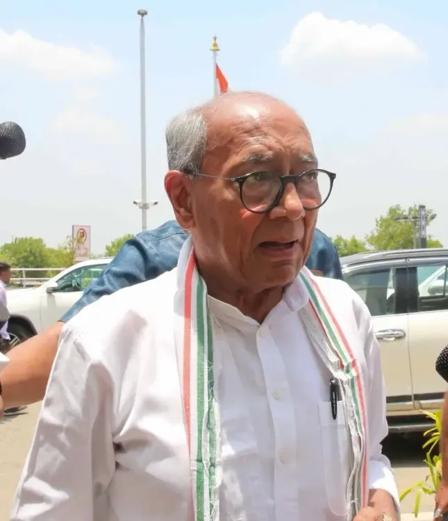 Digvijaya Singh launches Satya Sanatan Swabhiman Yatra from Ujjain on Dussehra