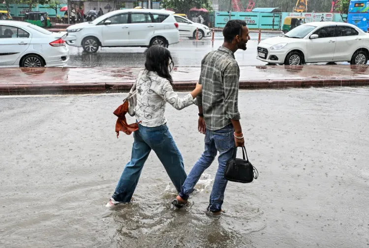 दिल्ली-एनसीआर में बारिश का कहर: जलभराव से यातायात ठप, 8 अगस्त को येलो अलर्ट जारी