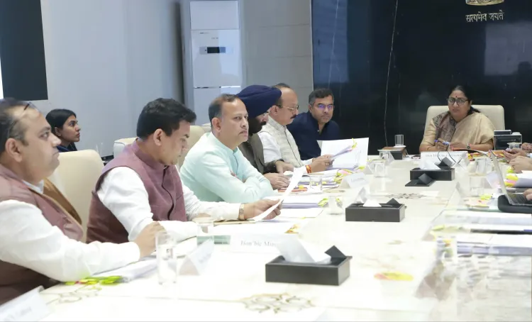 क्या दिल्ली सरकार ने वीरांगना झलकारी बाई को 'महान व्यक्तित्व' की श्रेणी में शामिल किया?