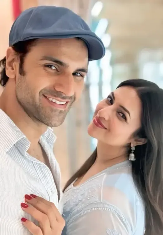 क्या दिव्यांका ने विवेक संग साझा की तस्वीरों में 'खूबसूरत रिश्ते का राज' बताया?