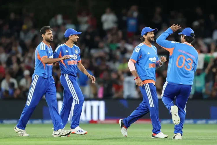 Morkel backs Bhuvneshwar after costly T20I returns: 'Don't chase, just be you'
