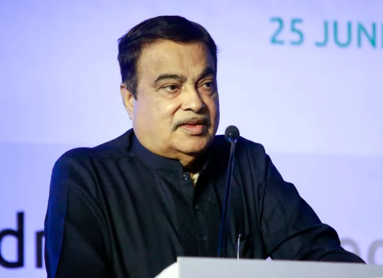 क्या दोपहिया वाहनों पर टोल लगाने की रिपोर्ट सच है? नितिन गडकरी ने किया खंडन