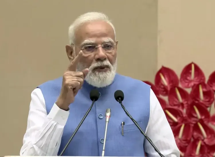 PM मोदी ने ₹2,400 करोड़ का इंसेंटिव बाँटा, बोले — दुनिया भारत की युवा शक्ति को पहचान रही है