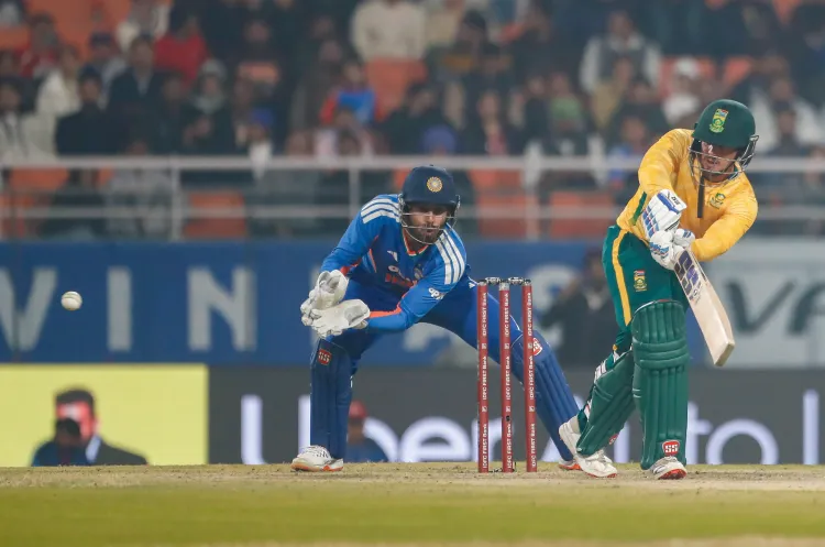 क्या क्विंटन डी कॉक की पारी से भारत को 214 रन का लक्ष्य हासिल होगा?