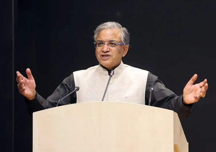 क्या ईसीआई ने ईवीएम मतपत्रों को अधिक पठनीय बनाने के लिए दिशानिर्देशों में संशोधन किया?