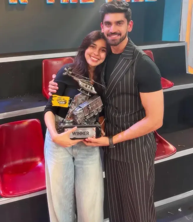 Eisha Singh dances to Senorita with Avinash Mishra after his KKK 15 win