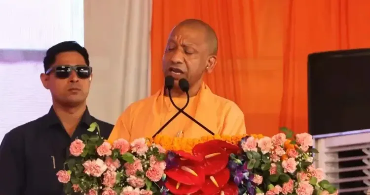 हाथरस में योगी का अखिलेश पर प्रहार: 'रामलला के दर्शन करें, सद्बुद्धि आएगी'; ₹548 करोड़ की परियोजनाओं का लोकार्पण