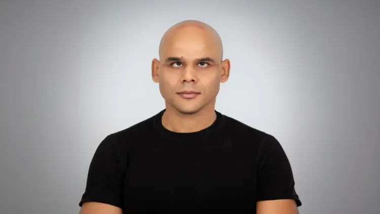 तनाव कम करने और एकाग्रता बढ़ाने के लिए शांभवी मुद्रा का महत्व