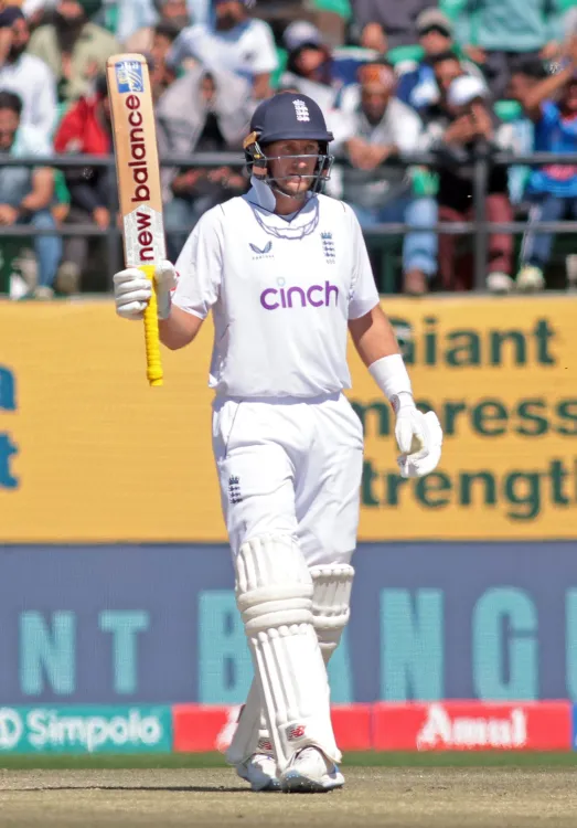 How Close Are England Batters to Joe Root in Test Rankings?
