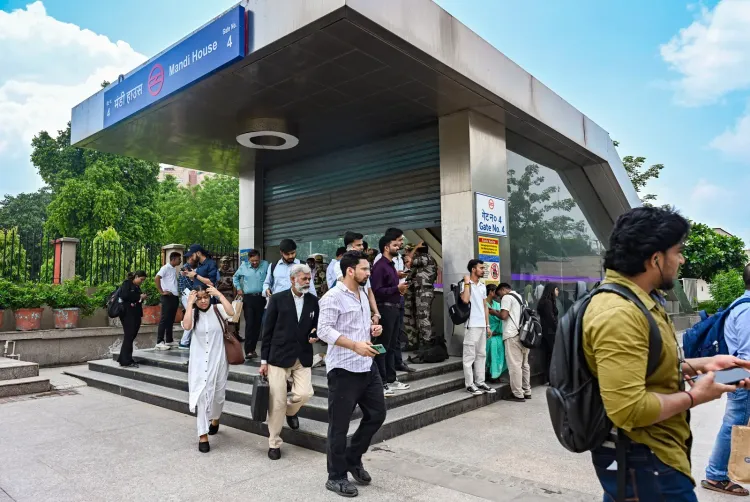 Delhi Metro gates reopen as CJP calls off Jantar Mantar protest