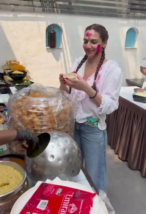 Esha Deol Enjoys Delicious Pani Puri at Holi Festivities