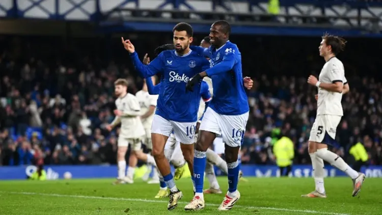 Everton Advances to FA Cup Fourth Round Following Dyche's Dismissal