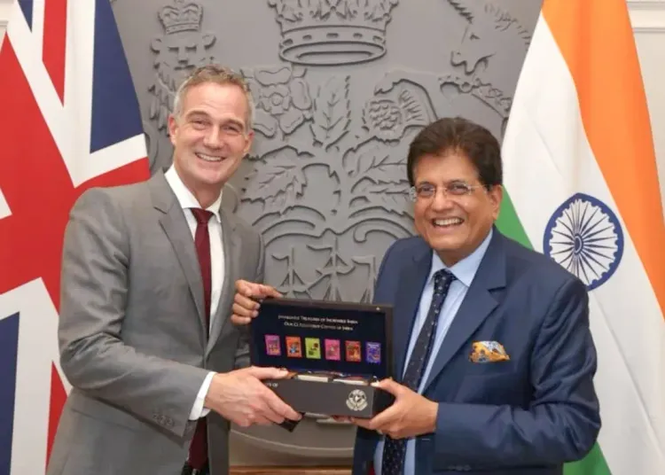 भारत-यूके एफटीए लागू: 2030 तक ₹100 अरब डॉलर व्यापार लक्ष्य, 75,000 पेशेवरों को सीधा फायदा