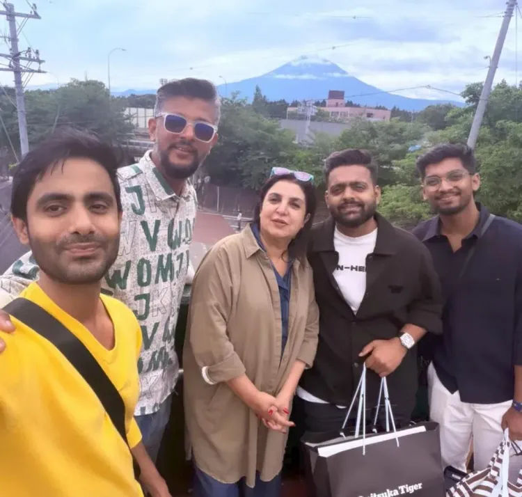 Farah Khan spots Mount Fuji on Japan trip, calls it 'unexpected muh dikhai'