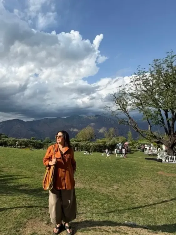 Farah Khan's Mussoorie retreat: 'Kabhi dhoop, kabhi hailstorm' mood