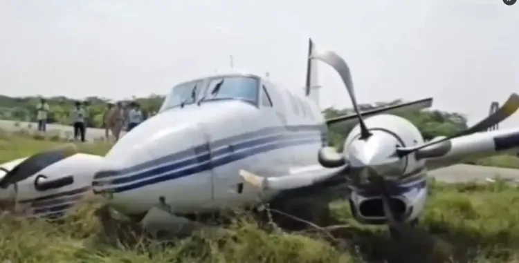 क्या फर्रुखाबाद में टेकऑफ के दौरान प्राइवेट जेट रनवे से फिसल गया?