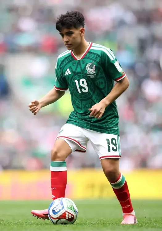 Gilberto Mora, 17, becomes Mexico's youngest FIFA World Cup debutant