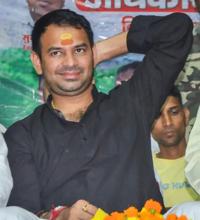 Was a Vehicle with Bihar Police Markings Misused in Tej Pratap Yadav's Election Rally?