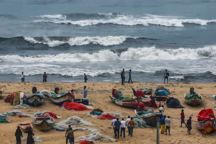 Cyclone threat in Bay of Bengal: Fishermen warned for 5 days from Oct 26