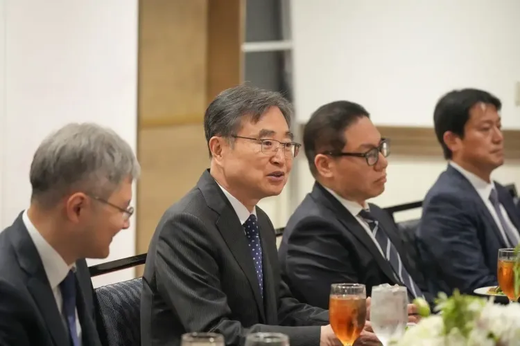 South Korean FM Cho meets Korean investors in US Southeast at G20 sidelines