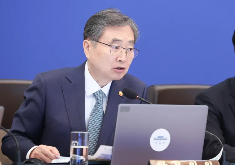 South Korea's Foreign Minister Talks with UAE Counterpart on Middle East Crisis and Evacuations