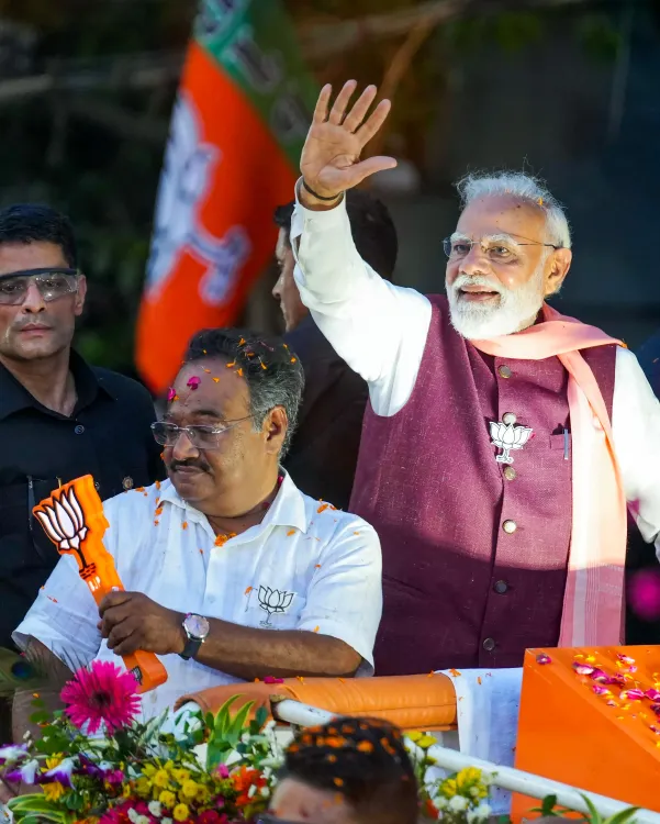 BJP leaders confident of forming Bengal govt as early trends show 48-seat lead