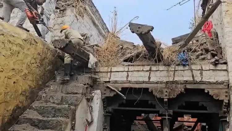 Vijayapura house collapse kills family of 4 after heavy rain in Karnataka