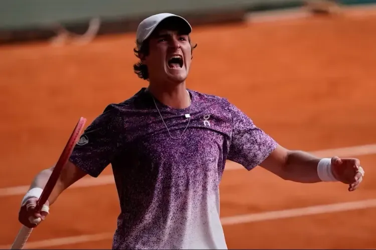 French Open 2025: Fonseca stuns Djokovic in five-set comeback thriller
