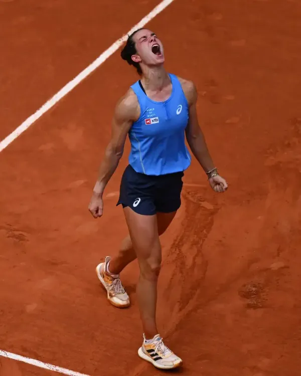 How Did Lois Boisson Achieve a Stunning Upset Over Pegula at the French Open?