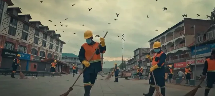 How is PM Modi Praising Grassroots Efforts Behind the Swachh Bharat Mission?