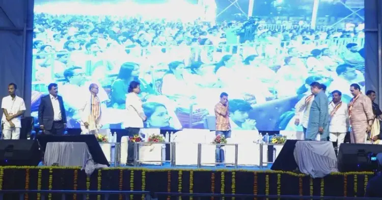 Gadkari addresses Mahabodhi Temple World Heritage Expo in Nagpur