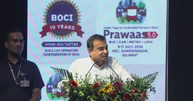 Gadkari Addresses Prawaas 5.0 and Bharat Prawaas Awards in Gandhinagar