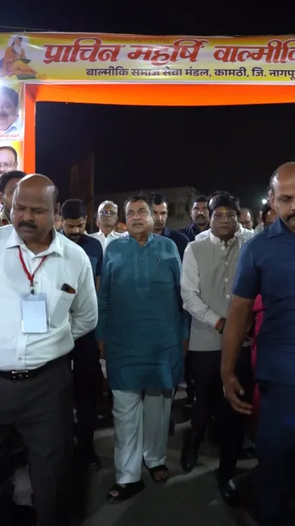 Gadkari attends Maharshi Valmiki Centenary Fest in Nagpur