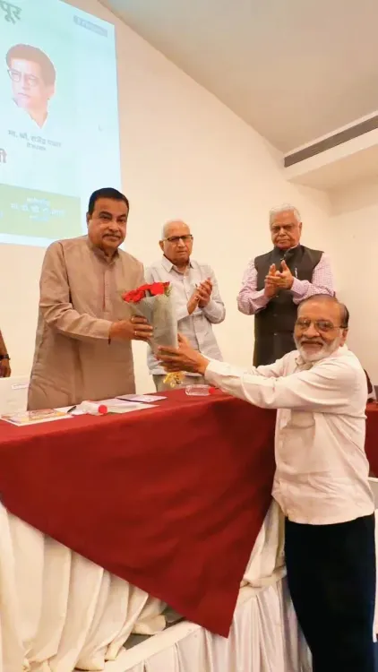 Gadkari attends Rajendra Pawar felicitation in Nagpur