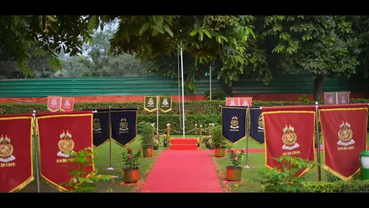 Gadkari Extends Independence Day Greetings to Nation