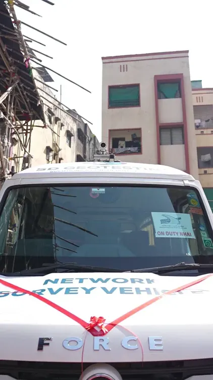 Gadkari Launches Road Survey Vehicle in Nagpur